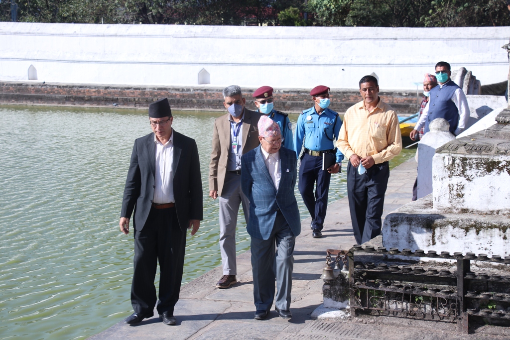 अध्यक्ष बिजुक्छेँद्वारा भक्तपुरको रानीपोखरी, सिद्धपोखरी र भाजुपोखरीको स्थलगत निरीक्षण