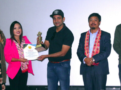 गायिका सुस्मिता स्याङ्तानलाई सर्वोत्कृष्ट तामाङ सेलो गायिकाको अवार्ड