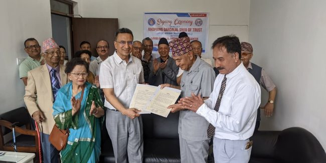 भक्तपुर विकास सहयाेग सङ्घ र शहिद गङ्गालाल राष्ट्रिय हृदय केन्द्र बीच सम्झैतापत्रमा हस्ताक्षर कार्य सम्पन्न ।