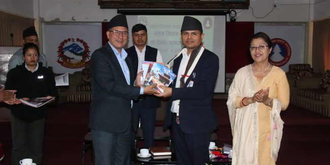 भक्तपुरका प्रमुख जिल्ला अधिकारी विनोदकुमार खड्कालाई स्वागत
