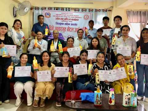 १५ दिने ‘बोटल आर्ट तालिम सम्पन्न: सिपलाई व्यवसायसँग जोड्नु पर्ने