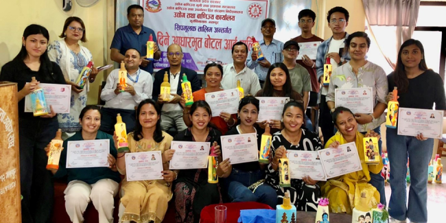 १५ दिने ‘बोटल आर्ट तालिम सम्पन्न: सिपलाई व्यवसायसँग जोड्नु पर्ने