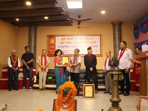 कुतः पिकाकबाट तीन स्रष्टा पुरस्कृत