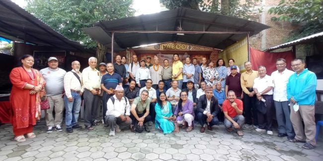 २७ जना स्रष्टाले स: दबू साहित्यमा रचना वाचन गरे ।