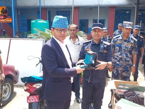 विपद् उद्धारका लागि जि. प्र. का. भक्तपुरद्वारा सुरक्षा निकायलाई ९ लाख बराबरका उपकरण वितरण