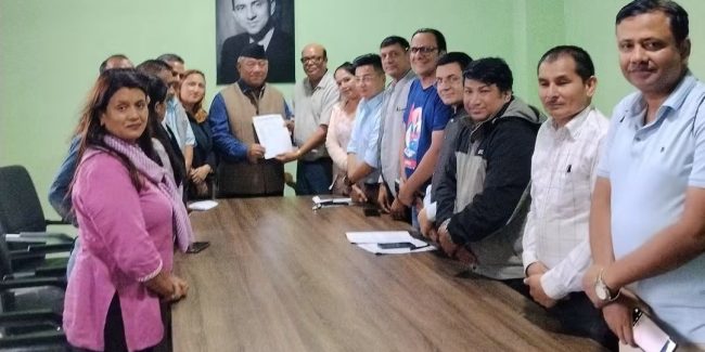 पत्रकारिता क्षेत्रलाई संकटमा पार्ने कुनै पनि निर्णय स्वीकार्य छैन : कांग्रेस सभापति थापा