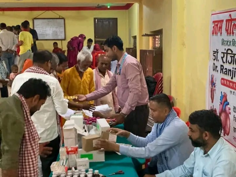 विश्वकर्मा पूजाको अवसरमा शिवनगरमा निःशुल्क स्वास्थ्य शिविर