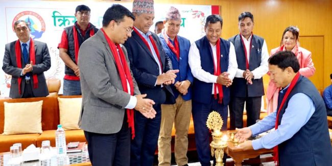 मुख्यमन्त्री, नगर प्रमुख र पत्रकारहरु सम्मानित